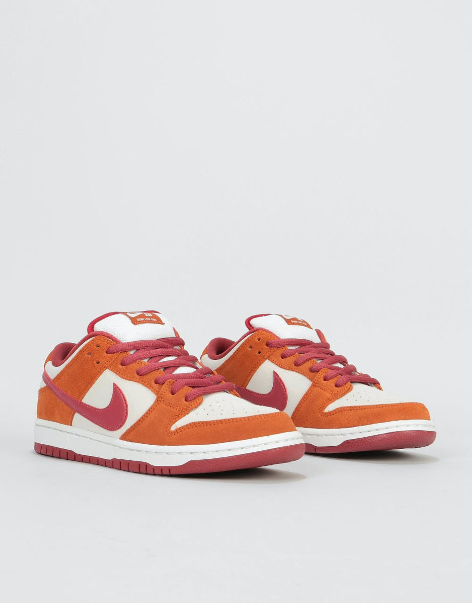 Sb dunk low pro dark russet outlet - cedar - summit white