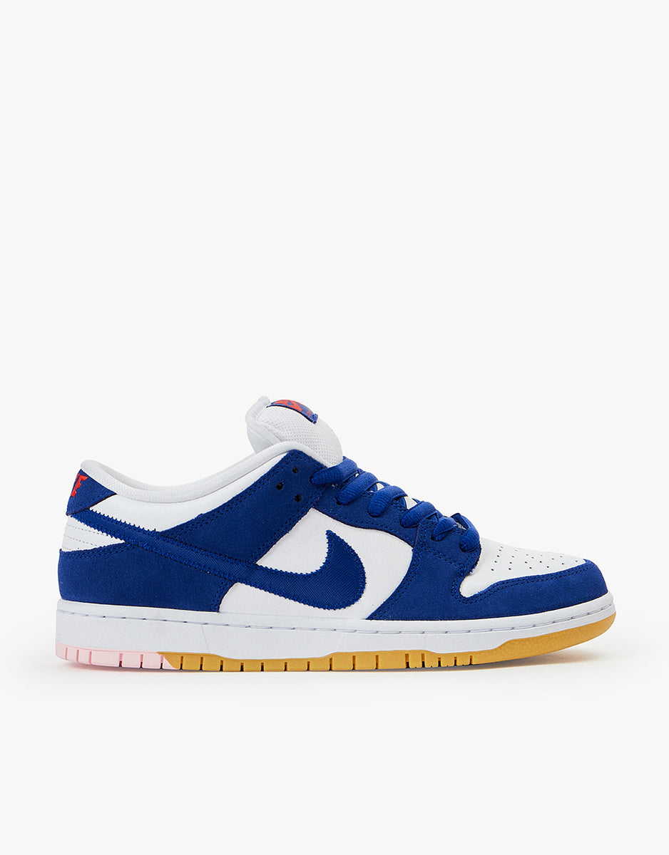 White and store blue nike sb