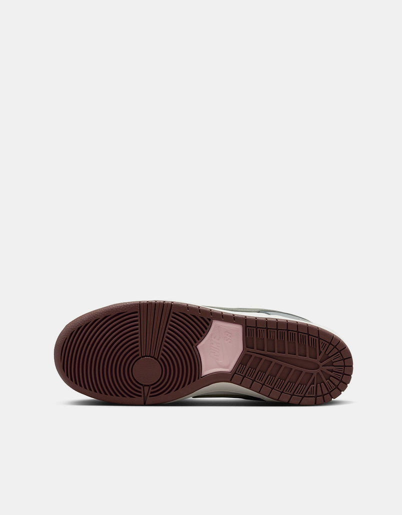 Nike SB 'Yuto' Dunk Low Pro QS Skate Shoes - Wolf Grey/Iron Grey