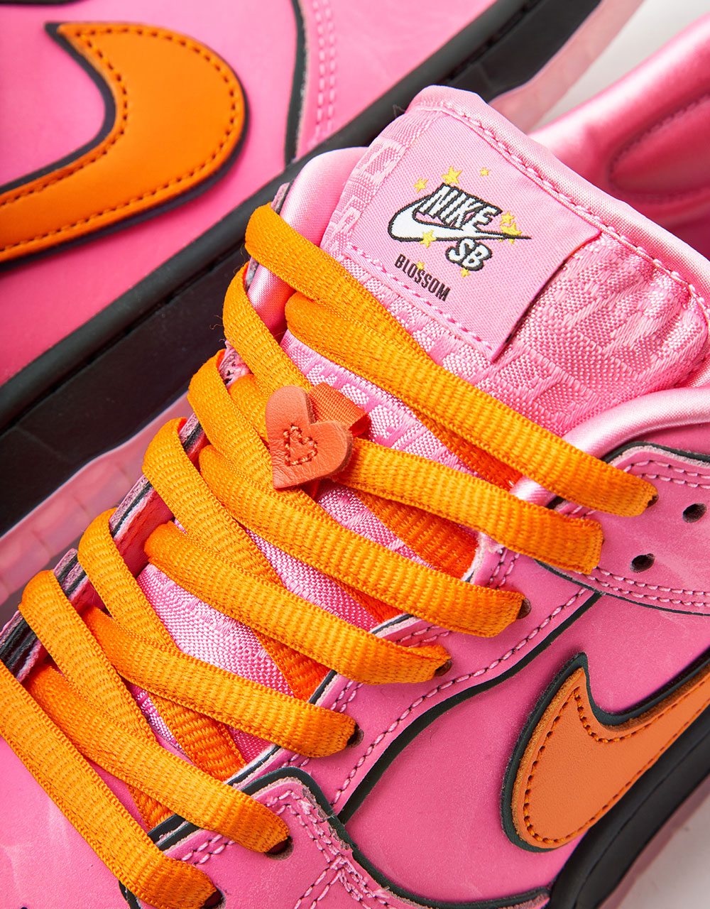 Nike SB x Powerpuff Girls 'Blossom' Dunk Low Pro QS Skate Shoes - Lotus Pink/Digital Pink-Med Soft Pink