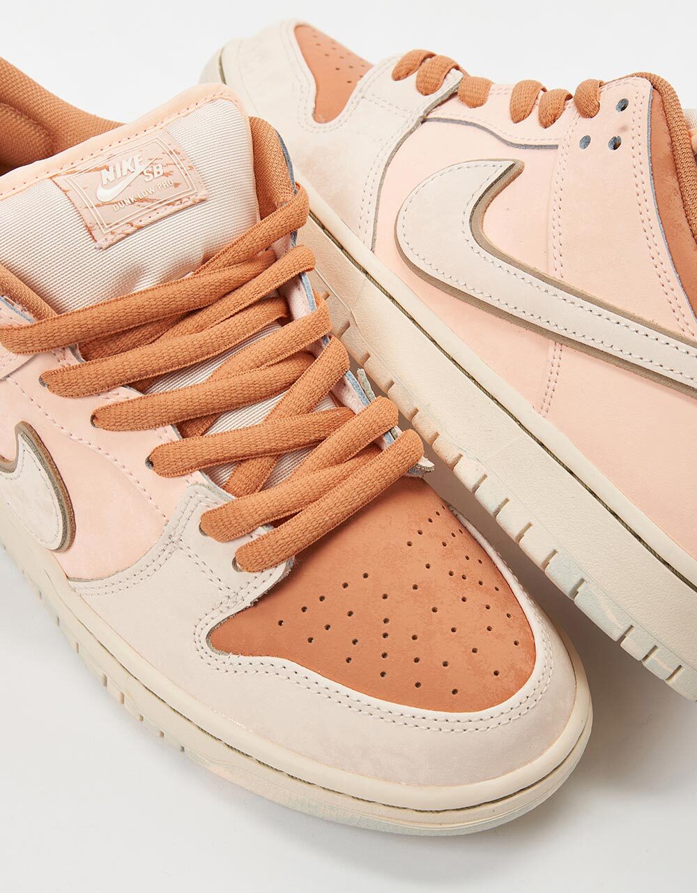 Nike SB 'Trocadero' Dunk Low Pro Premium Skate Shoes - Amber Brown/Guava Ice-Crimson Tint-Hemp