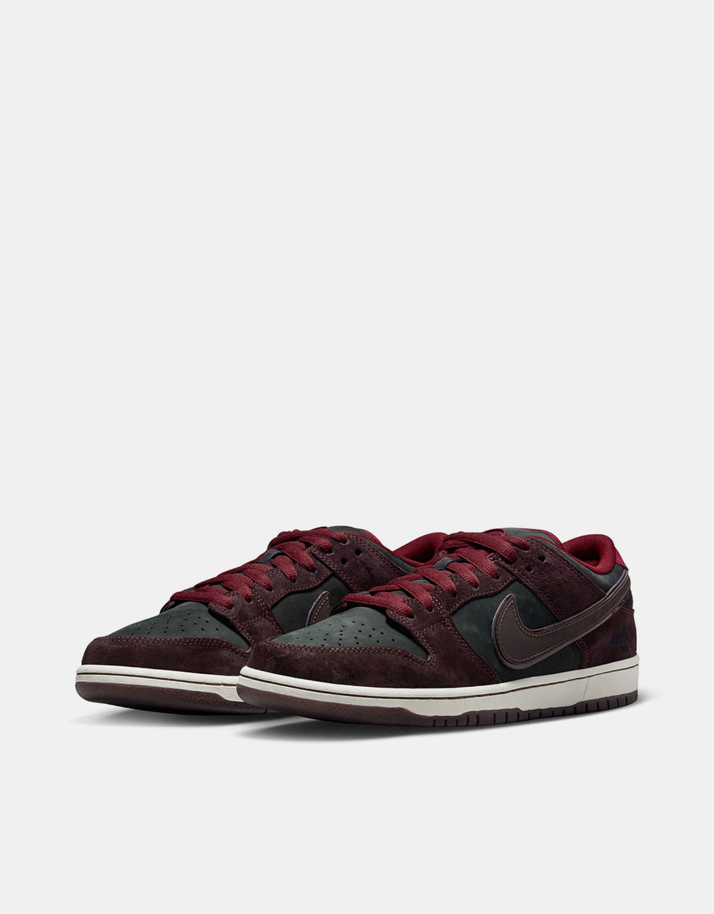 Nike SB 'Riot' Dunk Low Pro QS Skate Shoes - Mahogany/Dark