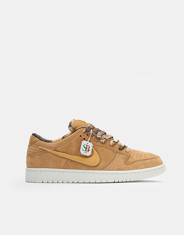 NOTE Manchester x Nike SB 'Biscuits' Dunk Low Pro QS Skate Shoes - Flax/Honeycomb-Summit White