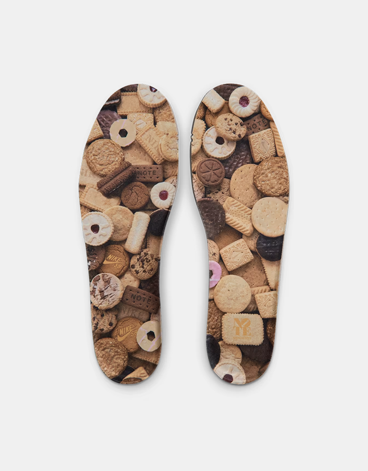 NOTE Manchester x Nike SB 'Biscuits' Dunk Low Pro QS Skate Shoes - Flax/Honeycomb-Summit White