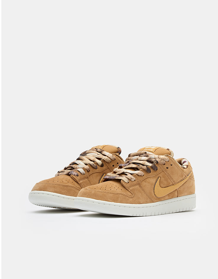 NOTE Manchester x Nike SB 'Biscuits' Dunk Low Pro QS Skate Shoes - Flax/Honeycomb-Summit White