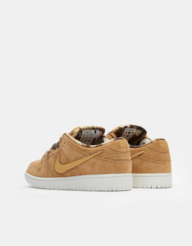 NOTE Manchester x Nike SB 'Biscuits' Dunk Low Pro QS Skate Shoes - Flax/Honeycomb-Summit White