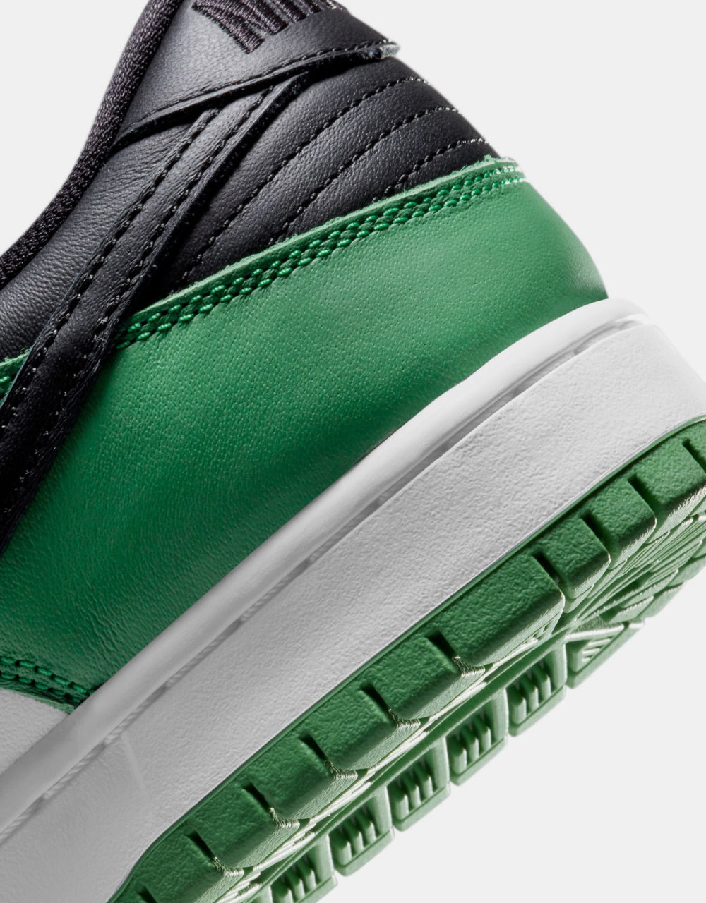 Nike SB Dunk Low Pro Skate Shoes - Classic Green/Black-White-Classic Green