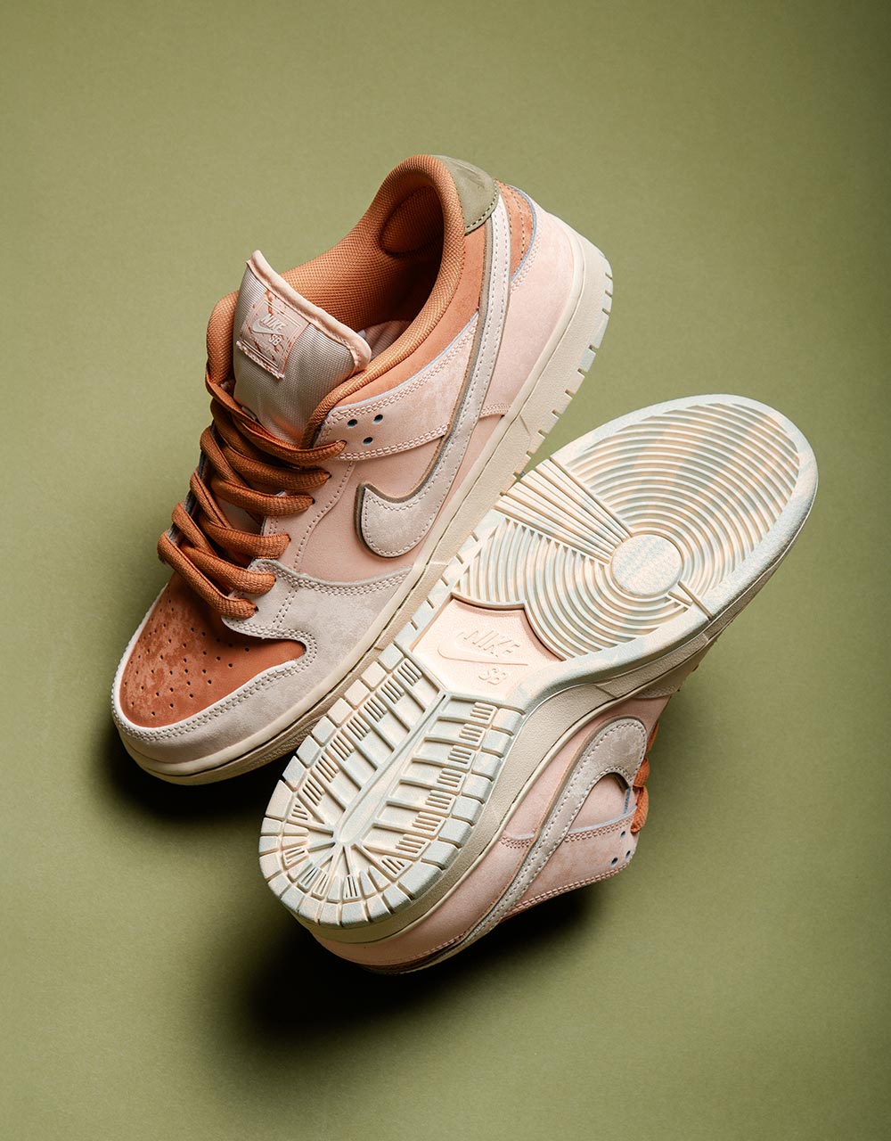 Nike SB 'Trocadero' Dunk Low Pro Premium Skate Shoes - Amber Brown/Guava Ice-Crimson Tint-Hemp