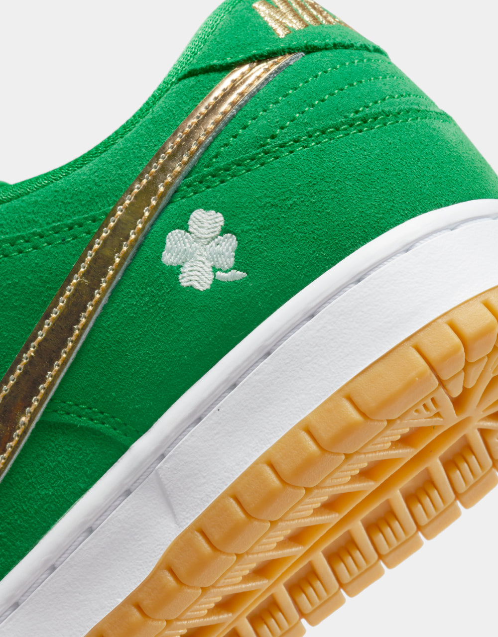 Lucki Dunks Nike SB 'Lucky' Dunk Low Pro Skate Shoes