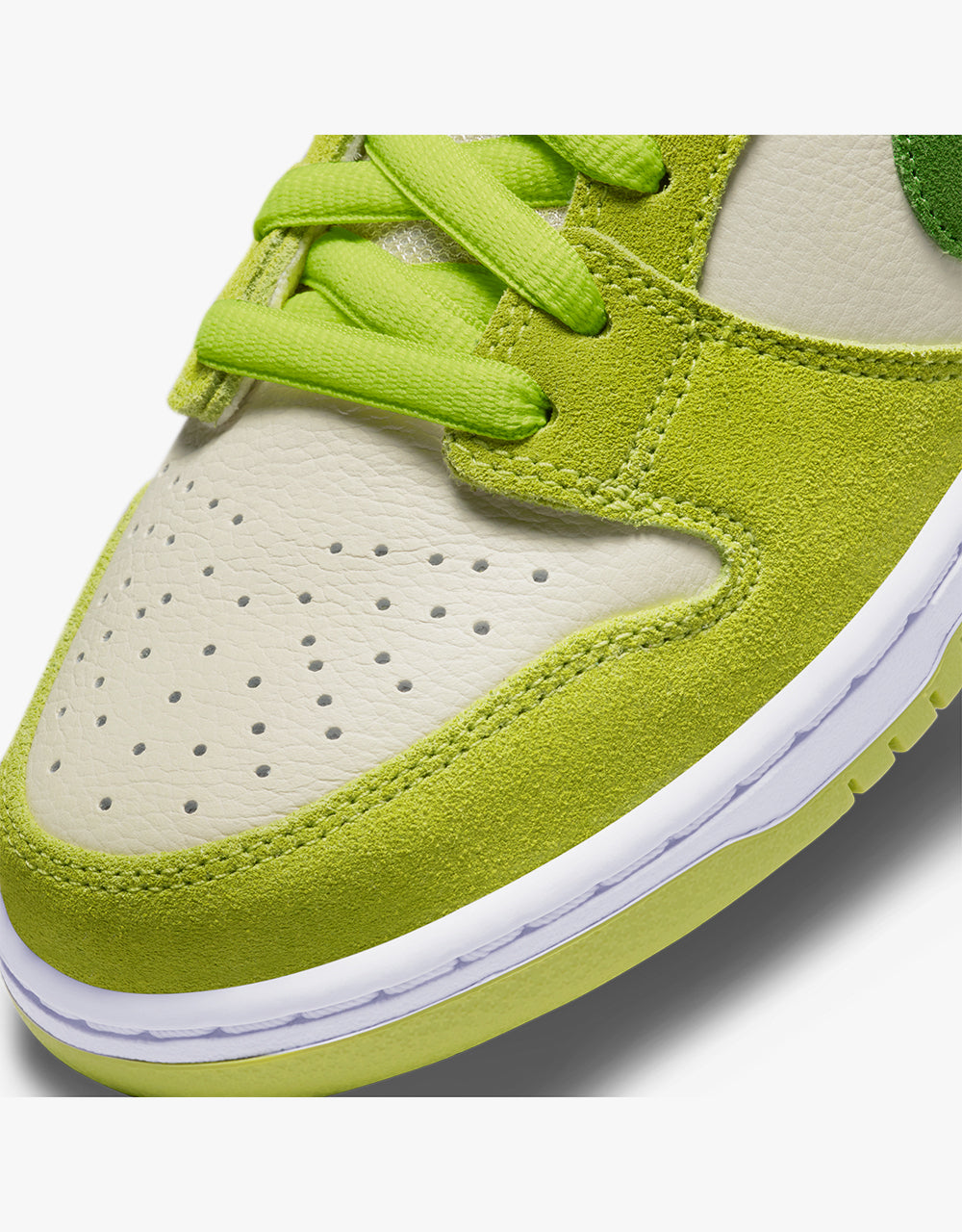 Nike apple green outlet shoes